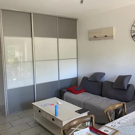 דירה With Garden By The Sea